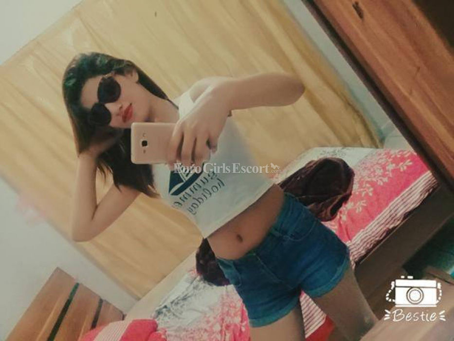 Escorts Abu Dhabi, United Arab Emirates Anchal Indian Escort