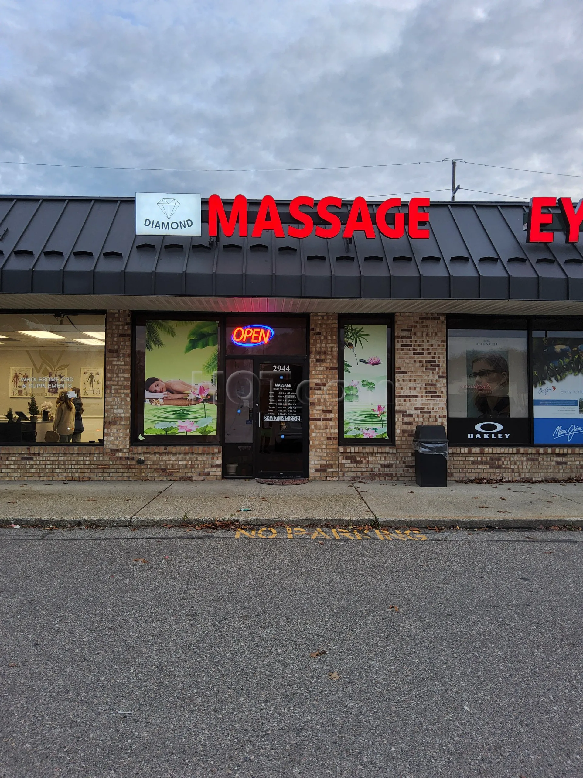 East Highland, Michigan Diamond Massage