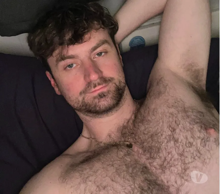 Escorts Paddington, England Meet Thursday. hairy chest, talented lips, masc energy