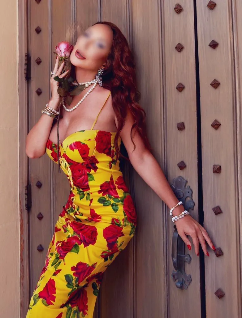Escorts Dubai, United Arab Emirates Aylin Noir