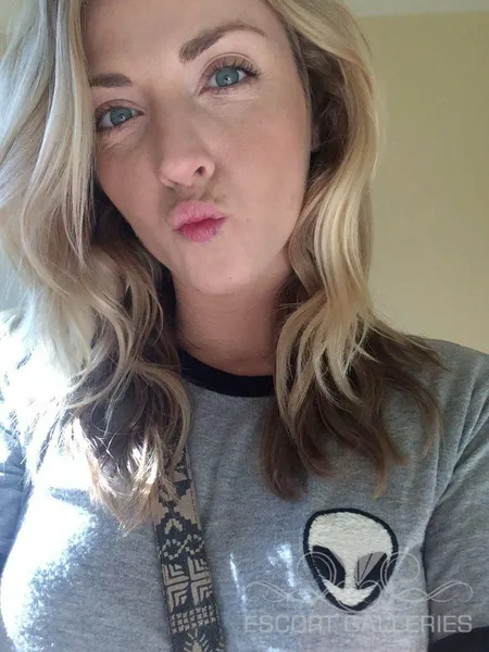 Escorts Aix-en-Provence, France immaculee