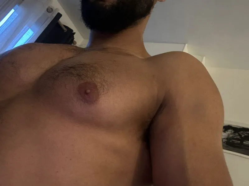 Escorts Paris, France Med_btw