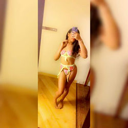 Escorts Hartford, Connecticut Curvy transsexual. 100% real. Last day in town