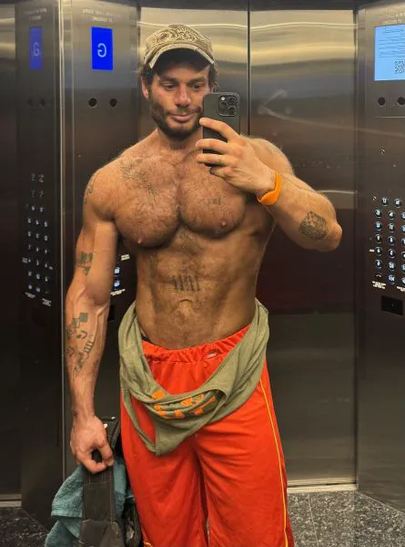 Escorts Sydney, Australia Henry_henryy
