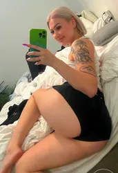 Escorts Saskatoon, Saskatchewan JuicyPussy