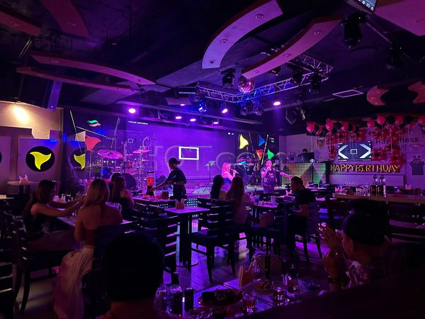 Night Clubs Dubai, United Arab Emirates Kitakits Kaffe & Club