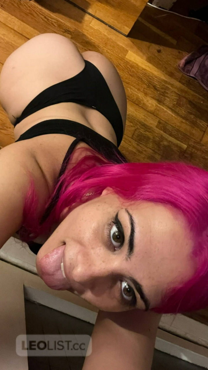 Escorts Greater Sudbury, Ontario Pretty pink haired professional