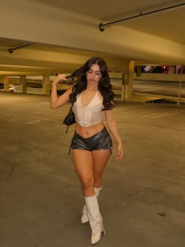Escorts Las Vegas, Nevada I’m the kind of trouble you’ll want to get into.