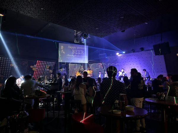 Night Clubs Dubai, United Arab Emirates Pattaya Lounge