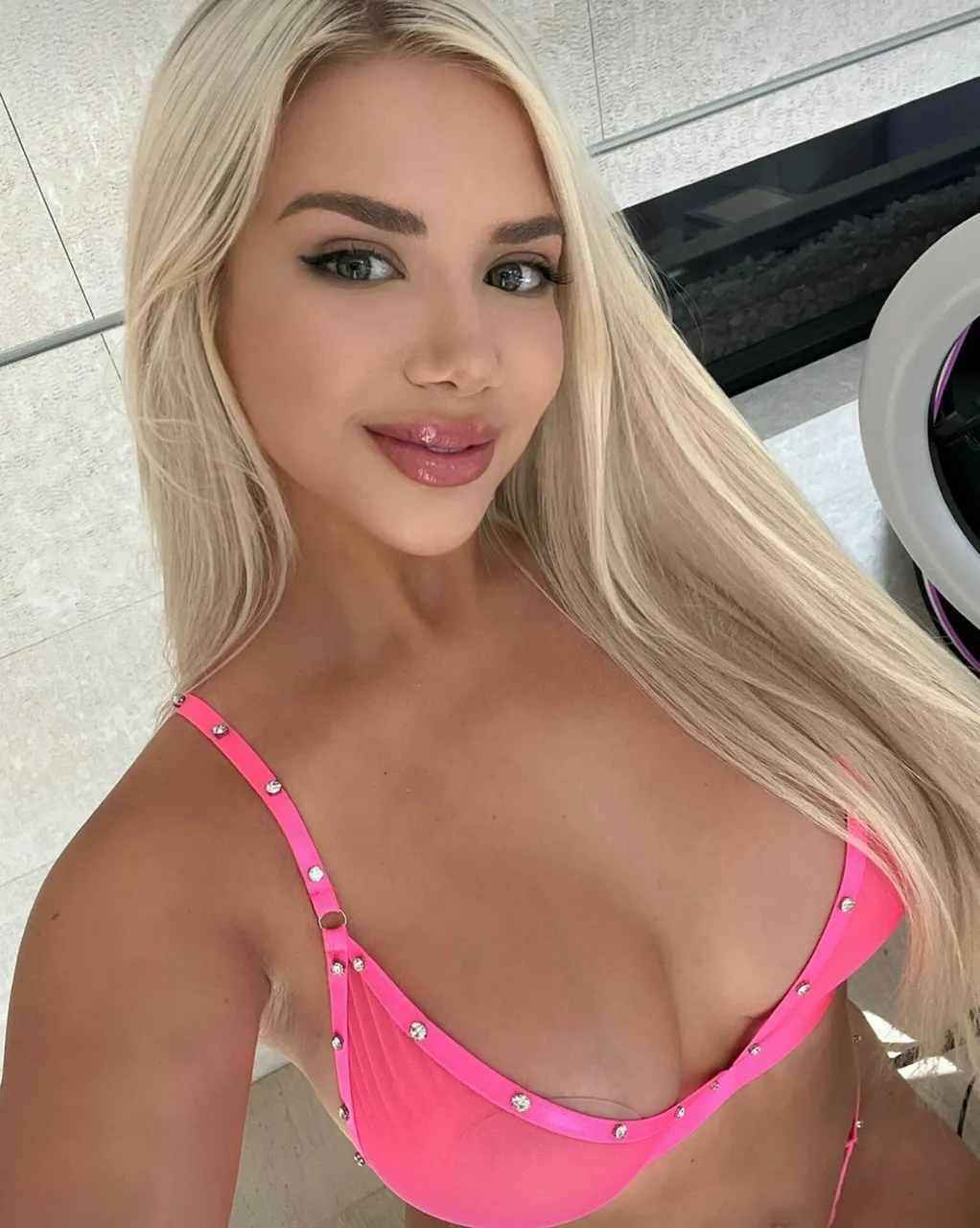 Escorts Pickering, Ontario Carol