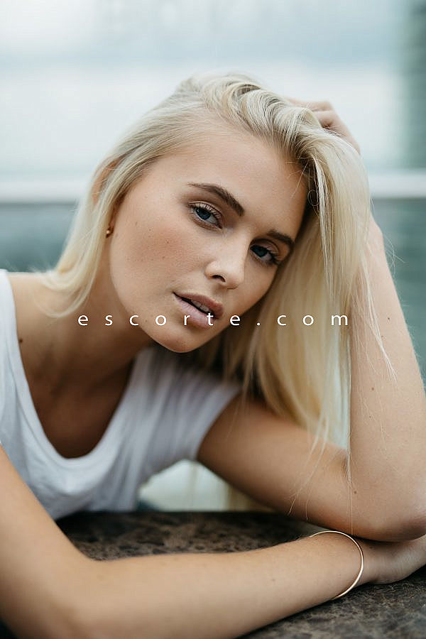 Escorts Paris, France Selest