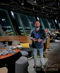 Escorts Dusseldorf, Germany Poterker