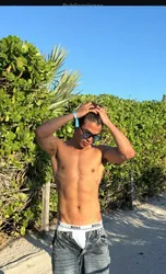 Escorts Dubai, United Arab Emirates TwinkHott