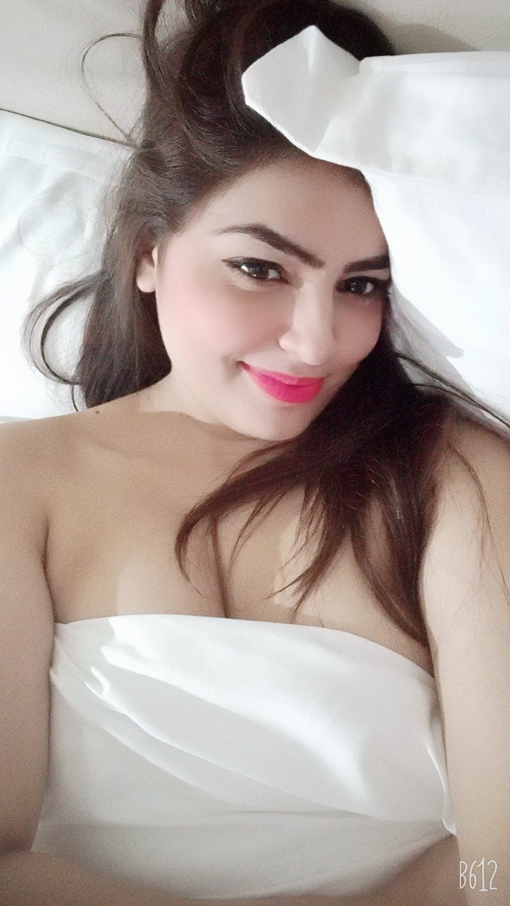 Escorts United Arab Emirates Hridya Indian Girl