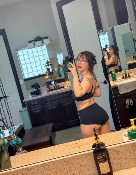 Escorts Roanoke, Virginia Leah