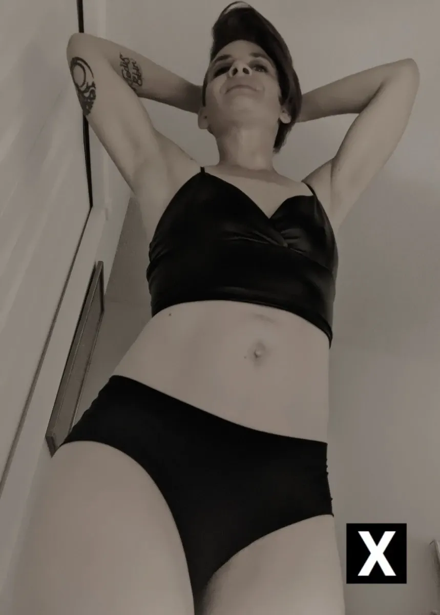 Escorts Calgary, Alberta Betty,  | Calgary Escort