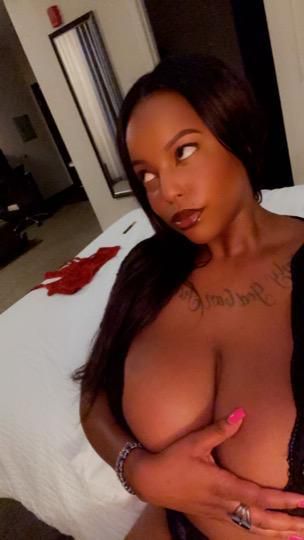 Escorts Louisville, Kentucky It's Ur High Class EBONY Seductress, New To Town😍✈ Incall/Outcall w/Uber Provided available 24/7😘 I'm Up, Clean, Fresh & Waiting 4 U😍😍