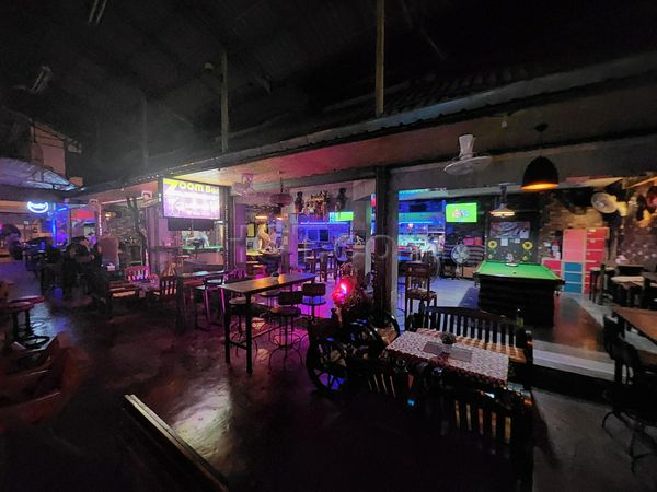 Beer Bar / Go-Go Bar Chiang Mai, Thailand Zoom Bar