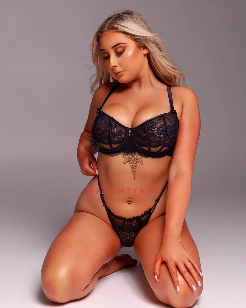 Escorts Gold Coast, Australia Honey Blonde