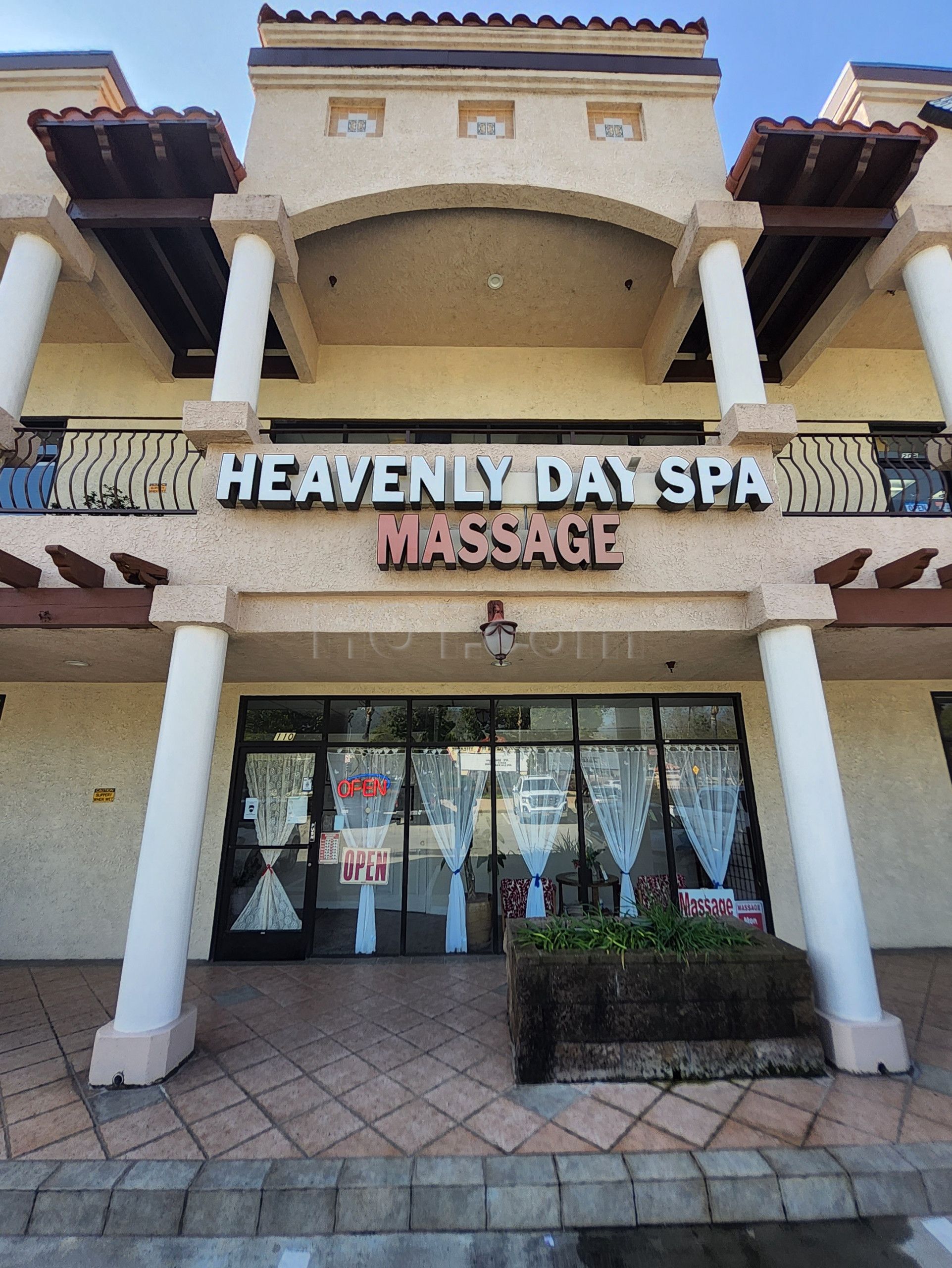 Azusa, California Heavenly Day Spa Massage