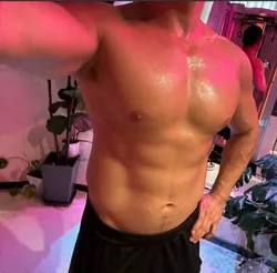 Escorts Singapore, Singapore Beefycola