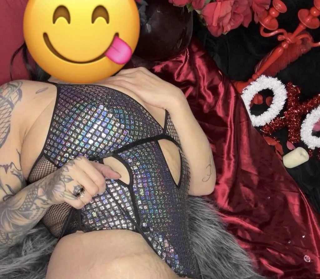 Escorts Medicine Hat, Alberta BBBJ specials today!! $ single