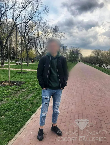 Escorts Kyiv, Ukraine Mark