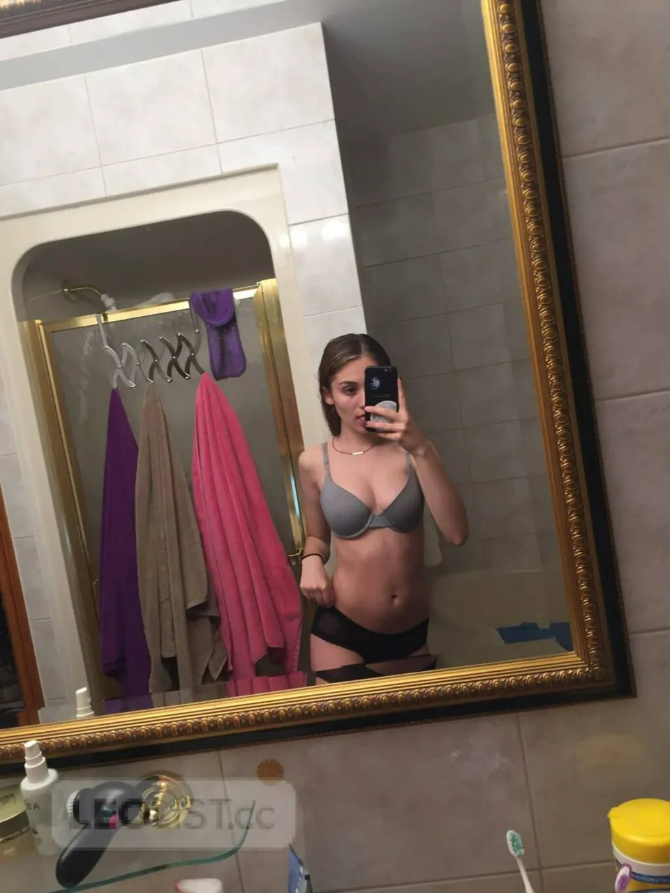 Escorts Peterborough, Ontario Erin