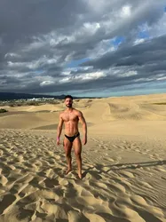 Escorts Como, Italy Datitalianboy
