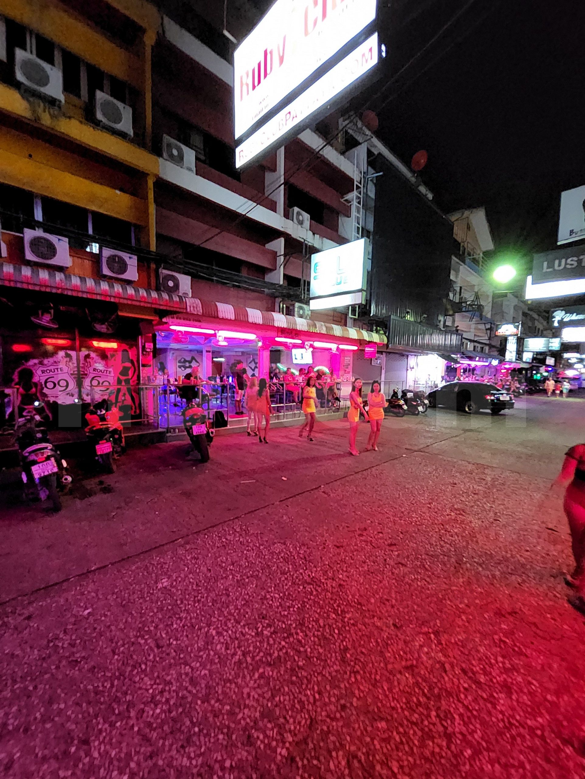 Pattaya, Thailand Solo Bar