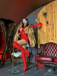 Escorts Vienna, Austria Dominatrix Anya