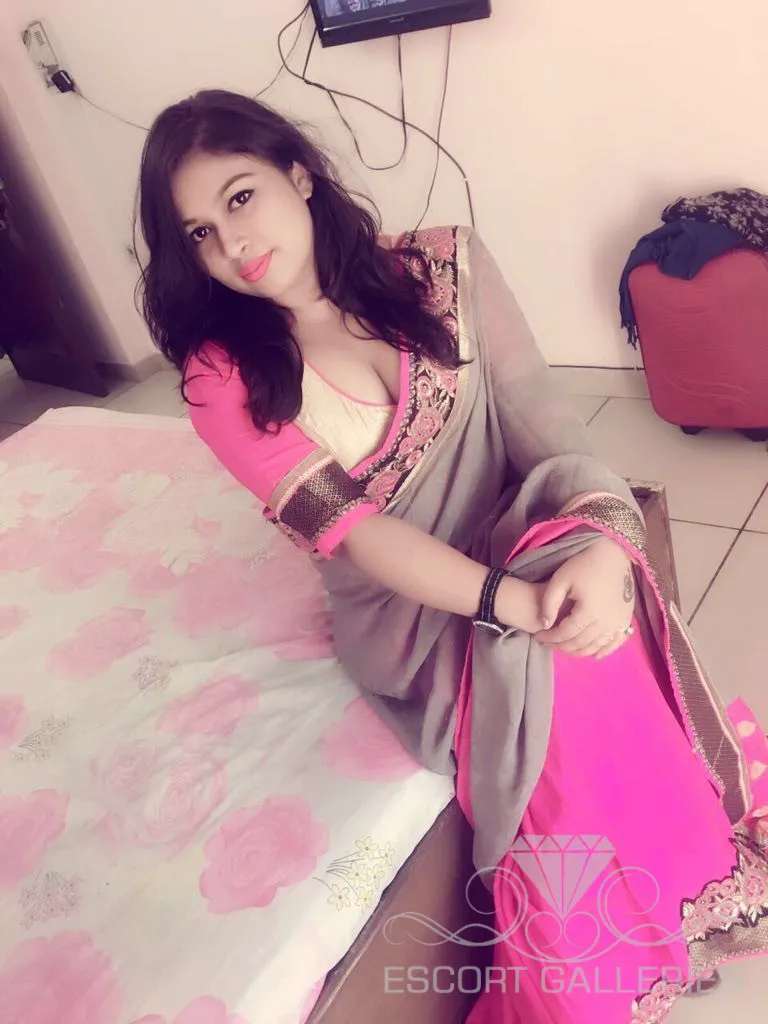 Escorts India null