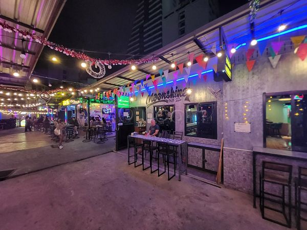 Beer Bar / Go-Go Bar Bangkok, Thailand Moonshine Pub