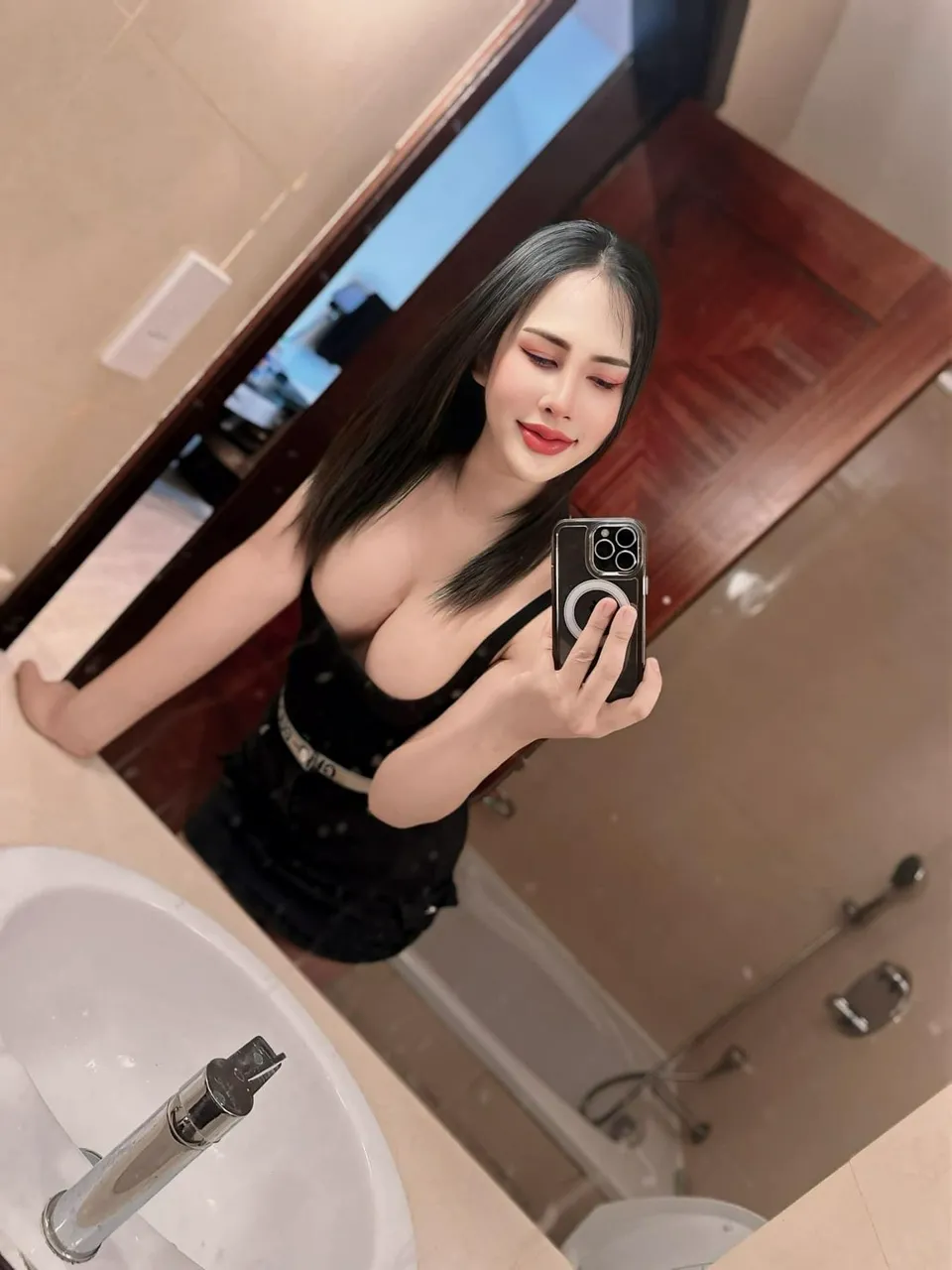 Escorts Doha, Qatar MoMo Ladyboy new