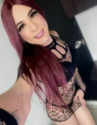 Escorts Sacramento, California sexy top