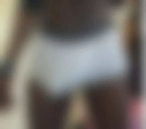 Escorts East Kilbride, Scotland Black top available now