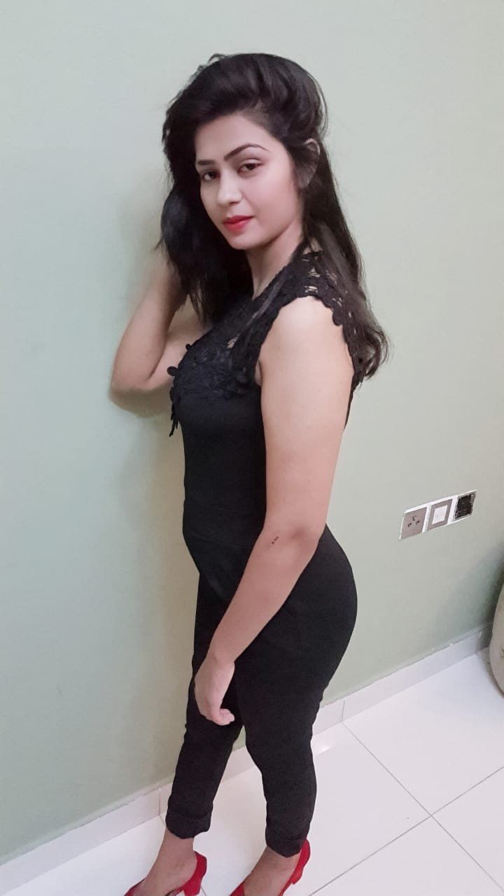 Escorts Abu Dhabi, United Arab Emirates Natasha Indian Girl