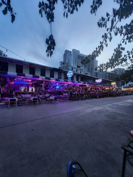 Beer Bar / Go-Go Bar Pattaya, Thailand Pom Bluesky Bar