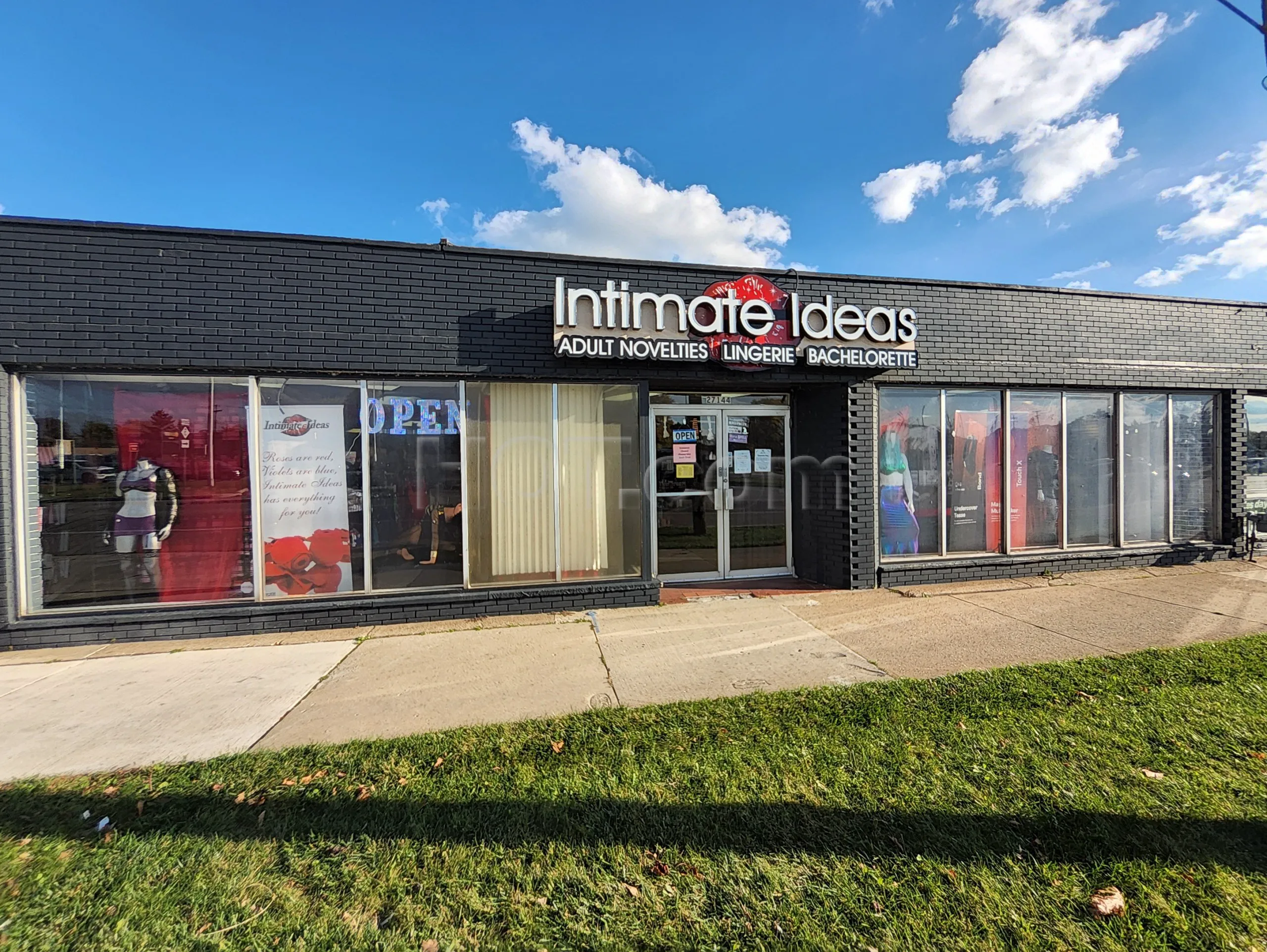 Roseville, Michigan Intimate Ideas on Gratiot