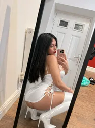 Escorts Manchester, England Bella Girl