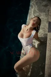 Escorts Melbourne, Australia Savannah Fox 


