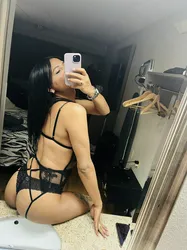 Escorts Queens, New York Available top flushe