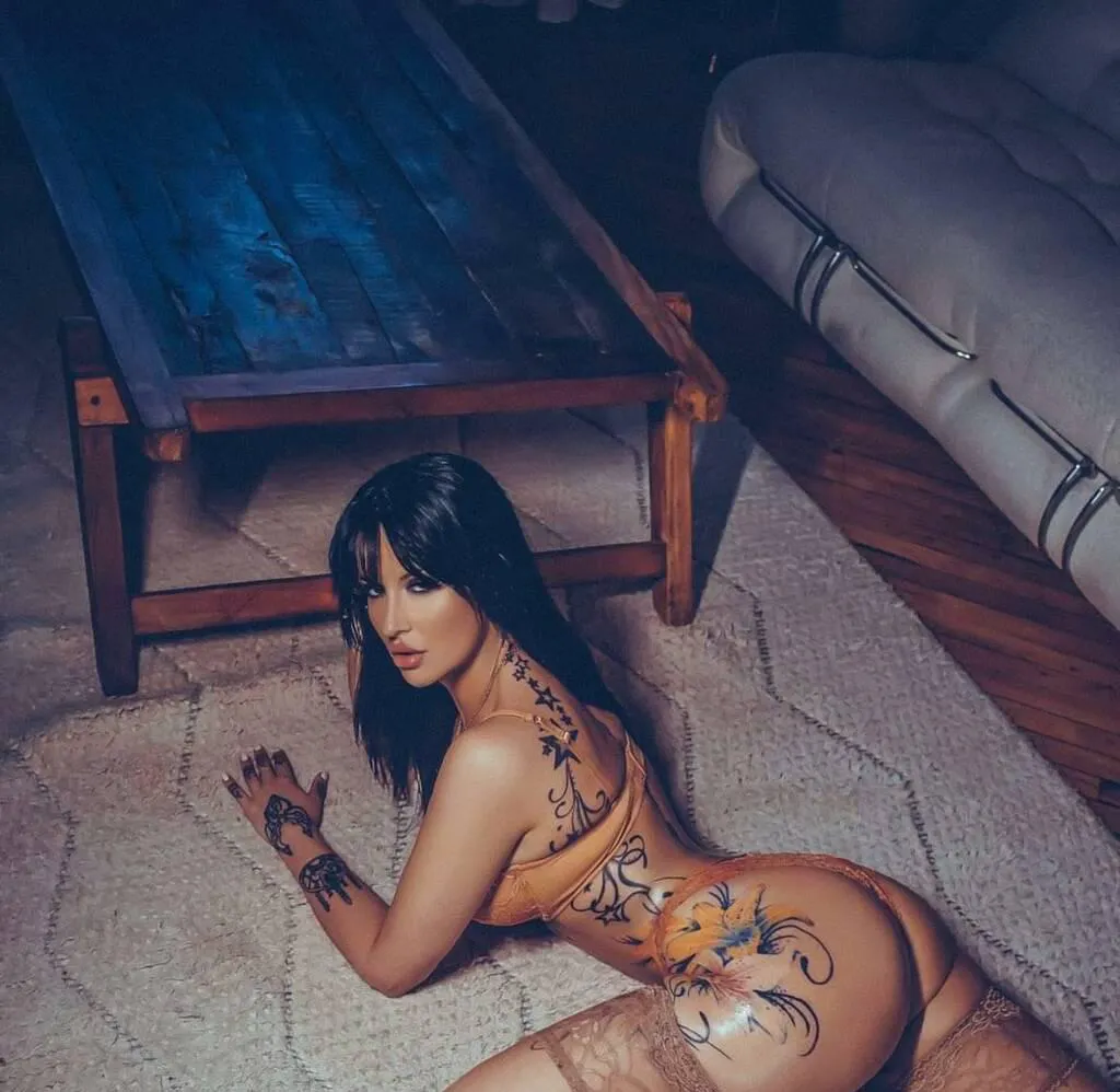 Escorts Toronto, Ontario Bentley