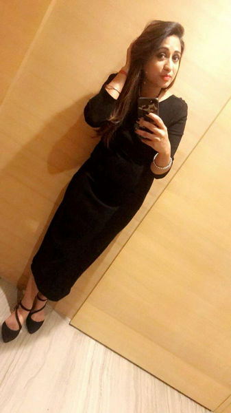 Escorts Dubai, United Arab Emirates Eshaa Indian Girl