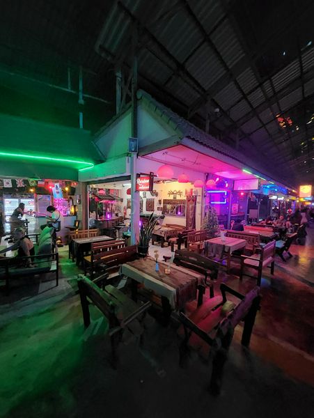 Beer Bar / Go-Go Bar Chiang Mai, Thailand Rainbow Bar