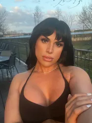 Escorts Detroit, Michigan KarolinaKaviar