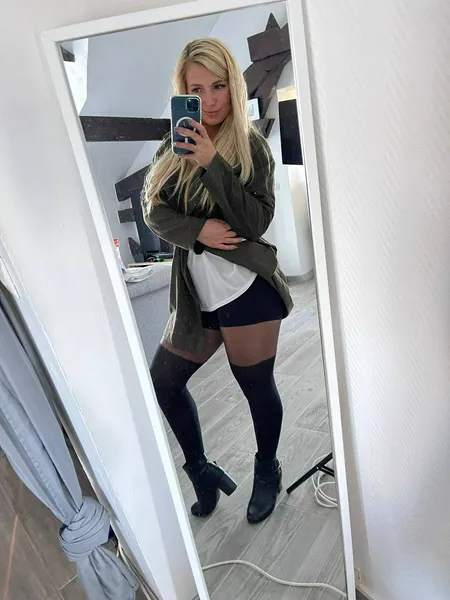 Escorts Antwerpen, Belgium Emma