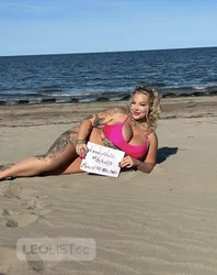 Escorts Brandon, Manitoba The Curvy Goddess! HERE NOW! :)