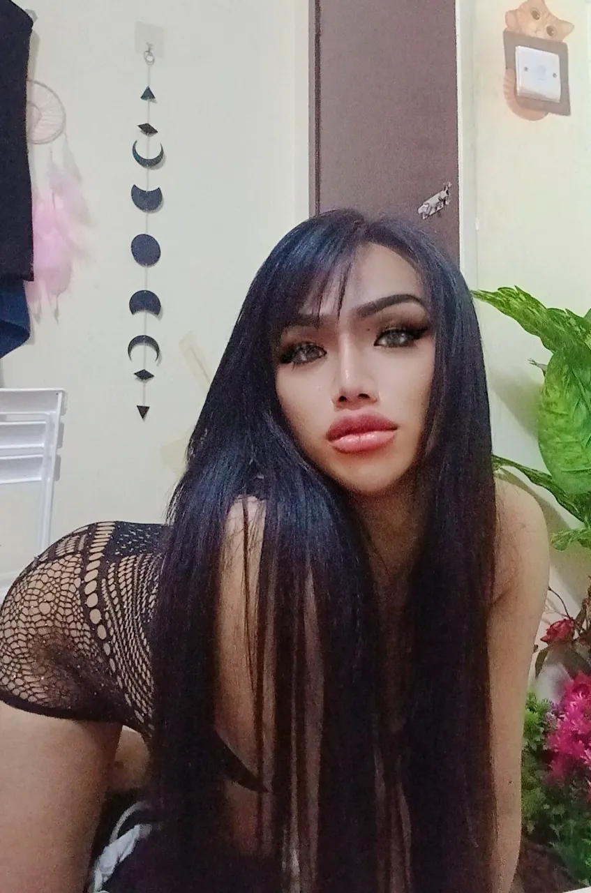 Escorts Dubai, United Arab Emirates Nabi Nabi Ladyboy Top +Bottom