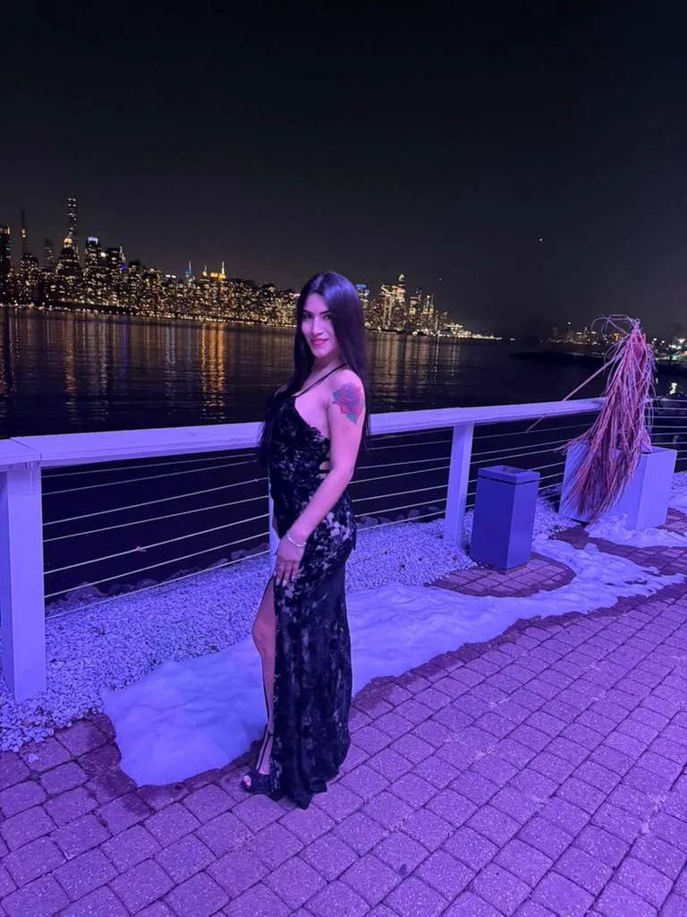 Escorts Yonkers, New York Nela